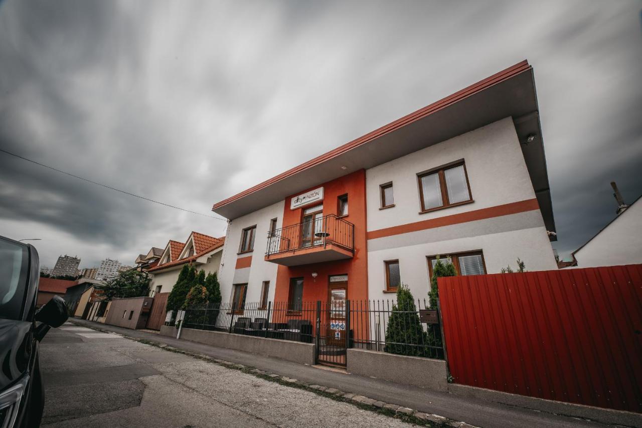 City Penzion Hotel Kosice Exterior photo